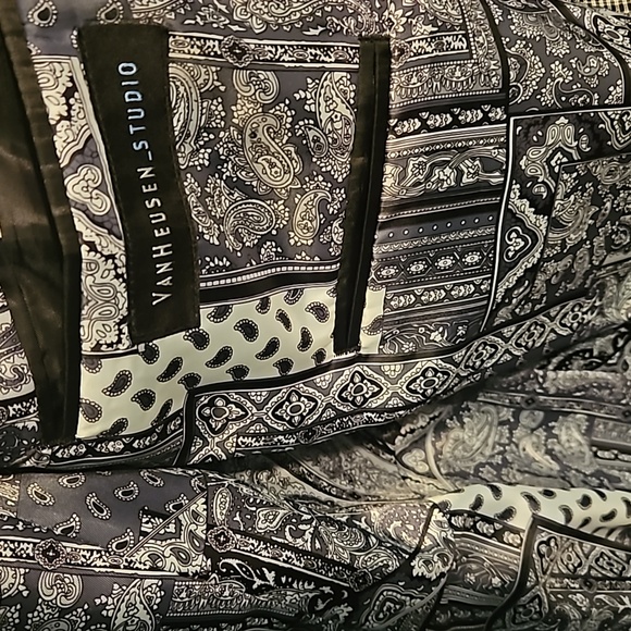 VAN HUESEN SPORT COAT - Picture 4 of 7